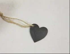 COEUR EN BOIS AVEC CORDELETTE X6 PIECES NOIR