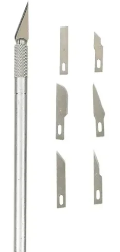CUTTER DE PRECISION 9 CM ET 6 LAMES