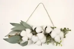 FLEURS DE COTON ET FEUILLES EUCALYPTUS SUR BOIS