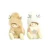 SUJET FILLE RENNE ASSIS 10X4CM