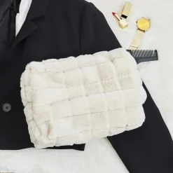 TROUSSE FLUFFY FAUSSE FOURRURE